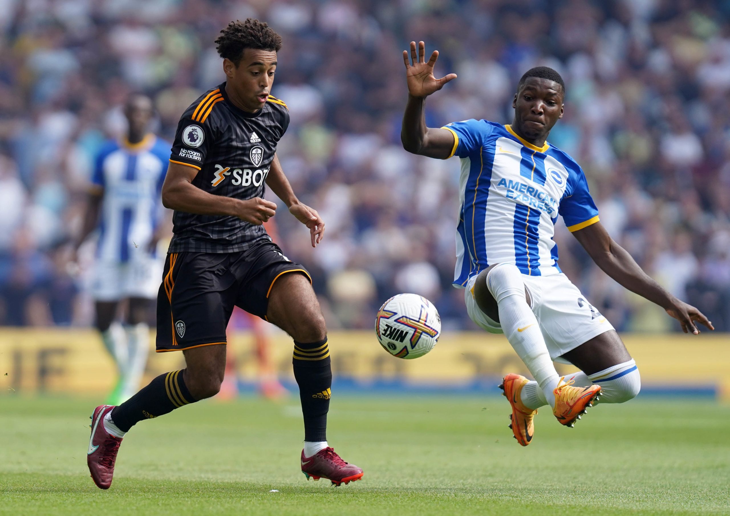 Leeds United vs Brighton (22:00 – 11/03) | Xem lại trận đấu
