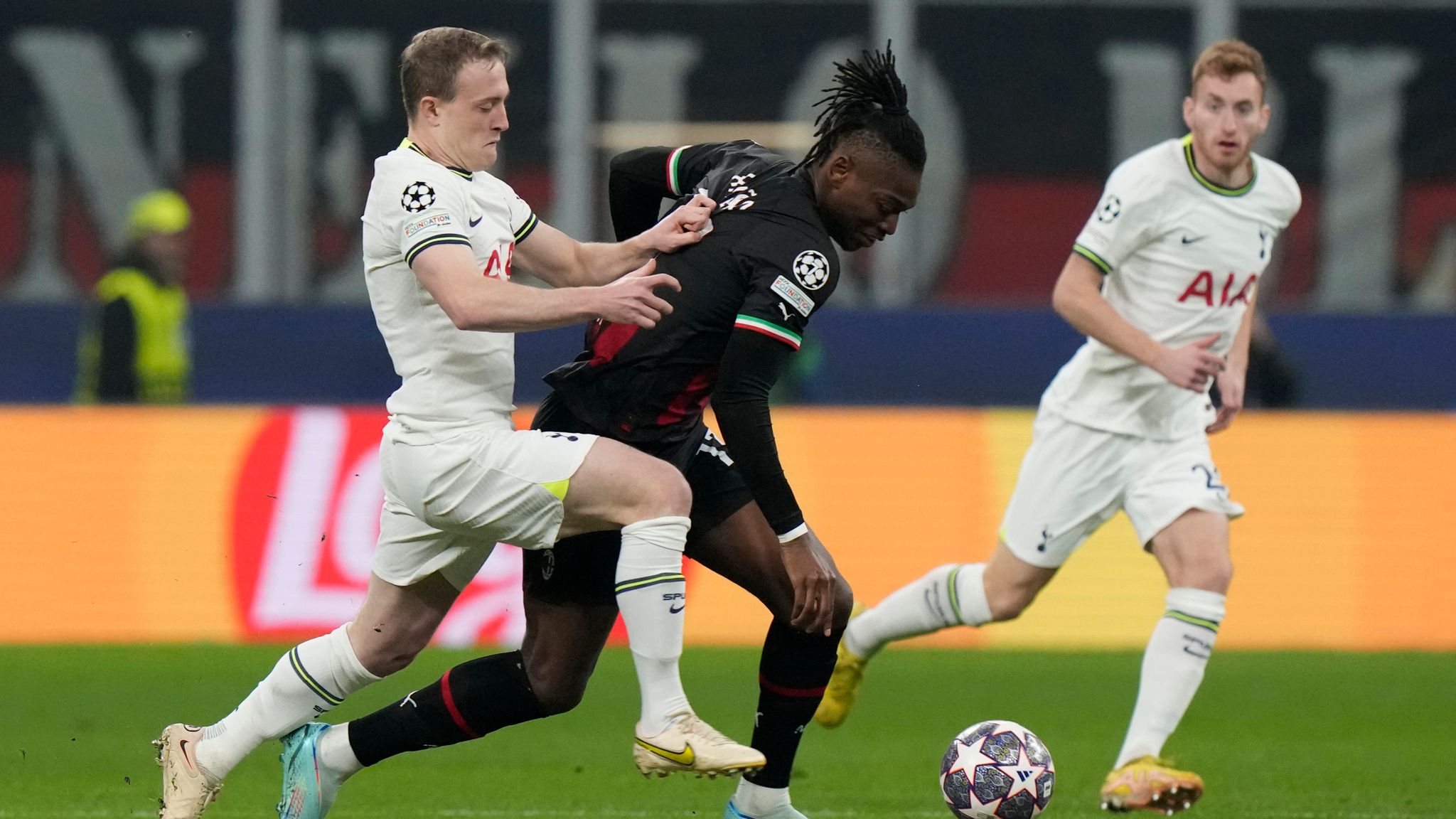 Tottenham vs AC Milan (03:00 – 09/03) | Xem lại trận đấu