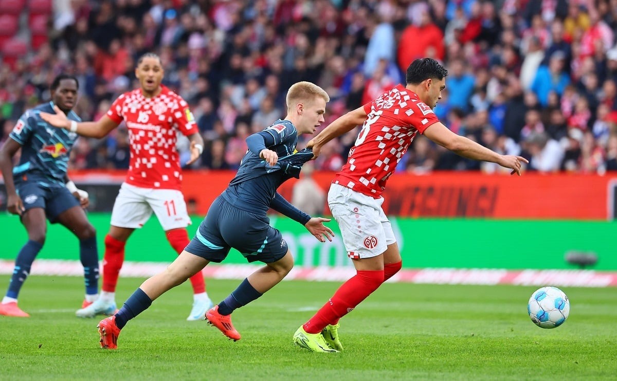 Nhận định soi kèo Mainz vs Gladbach lúc 01h30 ngày 26/10/2024 nhan-dinh-soi-keo-mainz-vs-gladbach-luc-01h30-ngay-26-10-2024-1